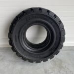 Bridgestone 18x7-8 täisrehv