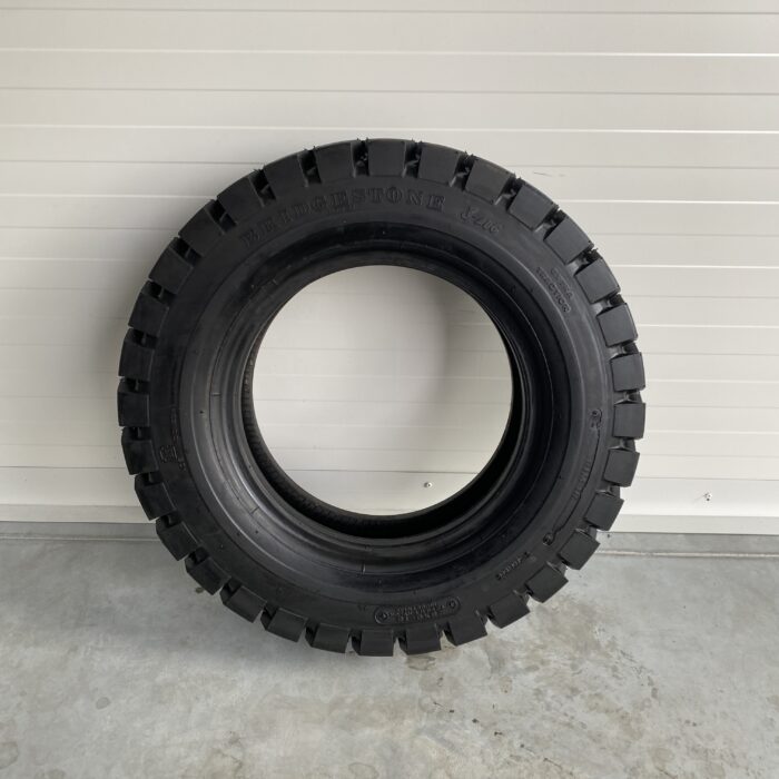 Bridgestone 28x8-15 õhkrehv