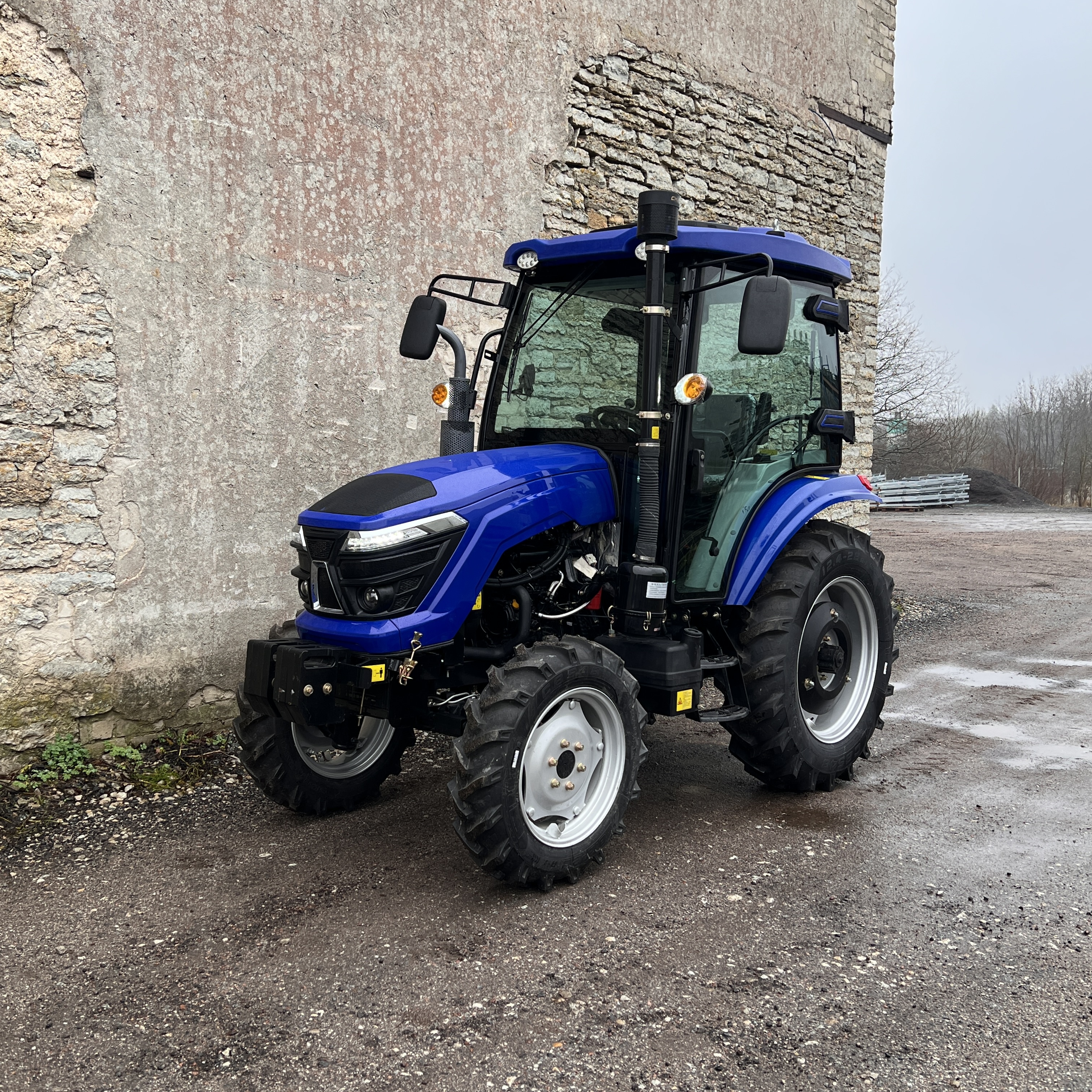 Saillong diiselmootoriga traktor uus