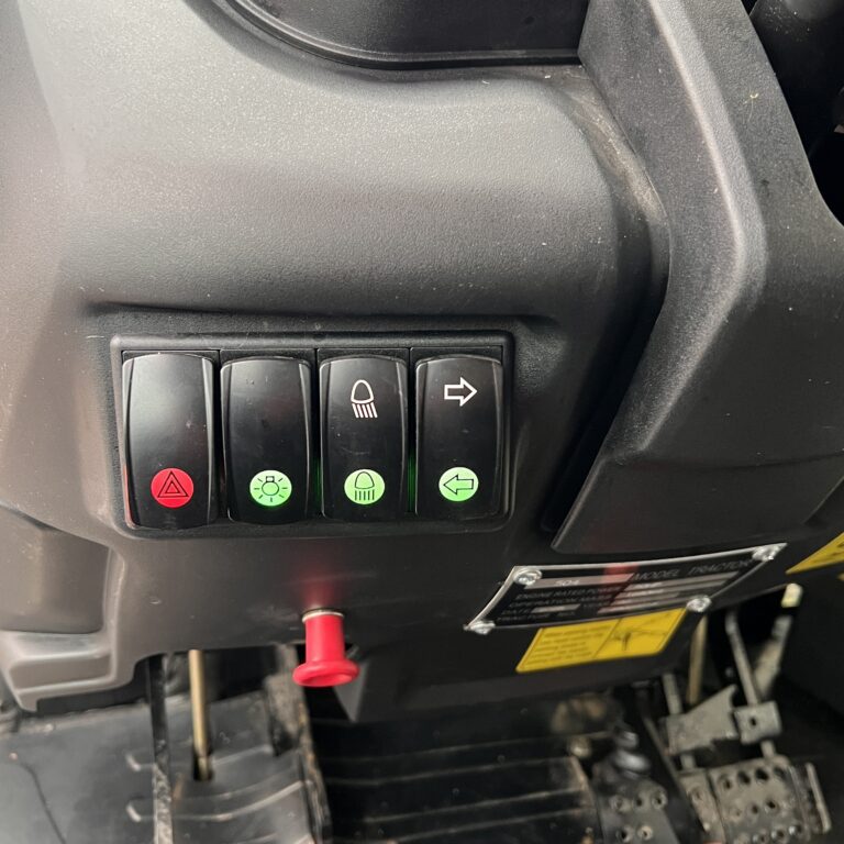 Saillong diiselmootoriga traktor uus