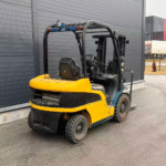 Caterpillar DP20N Diesel Forklift - Image 2